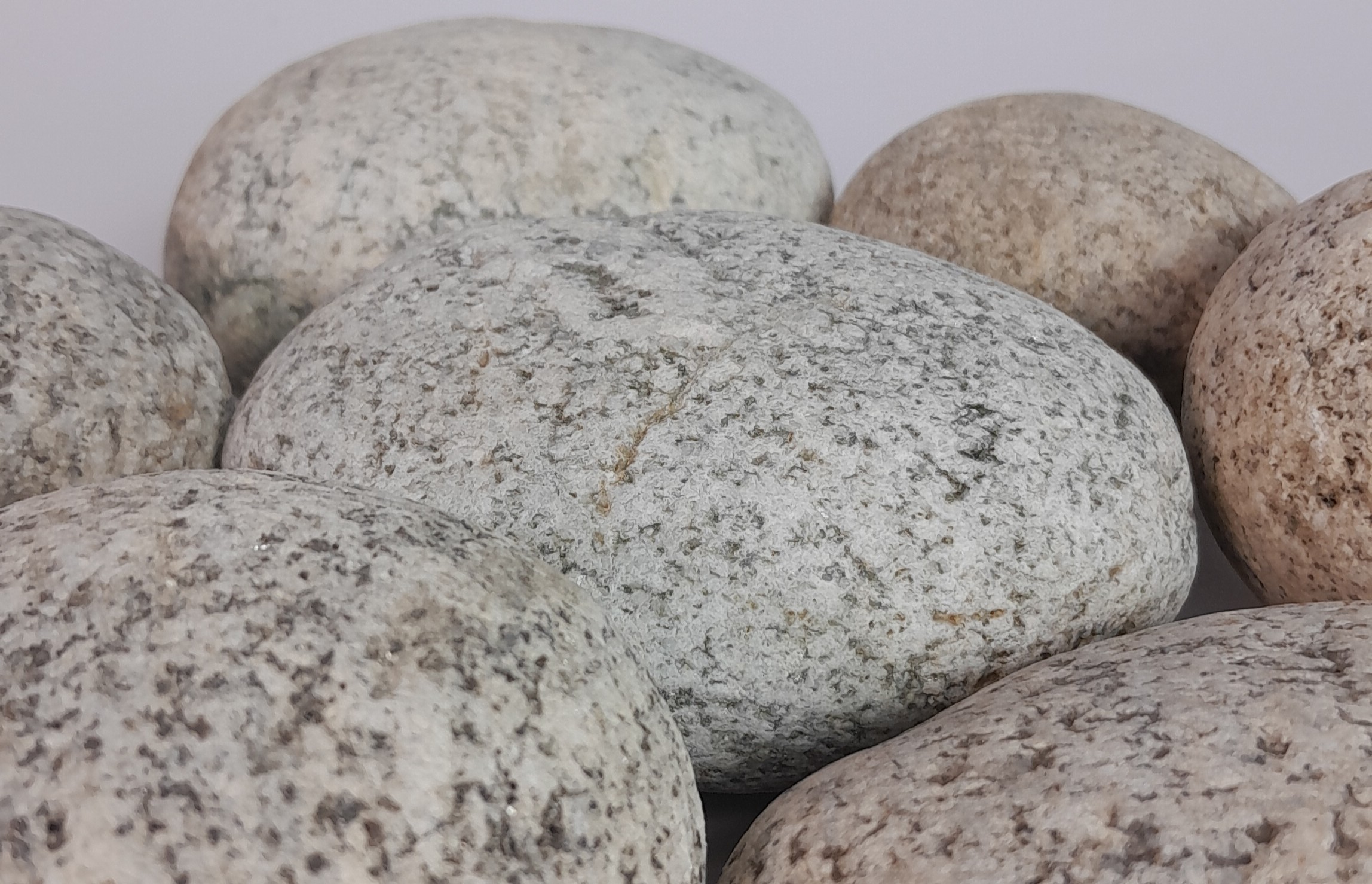 Чугун и керамика: Полноценная ли замена банным камням?