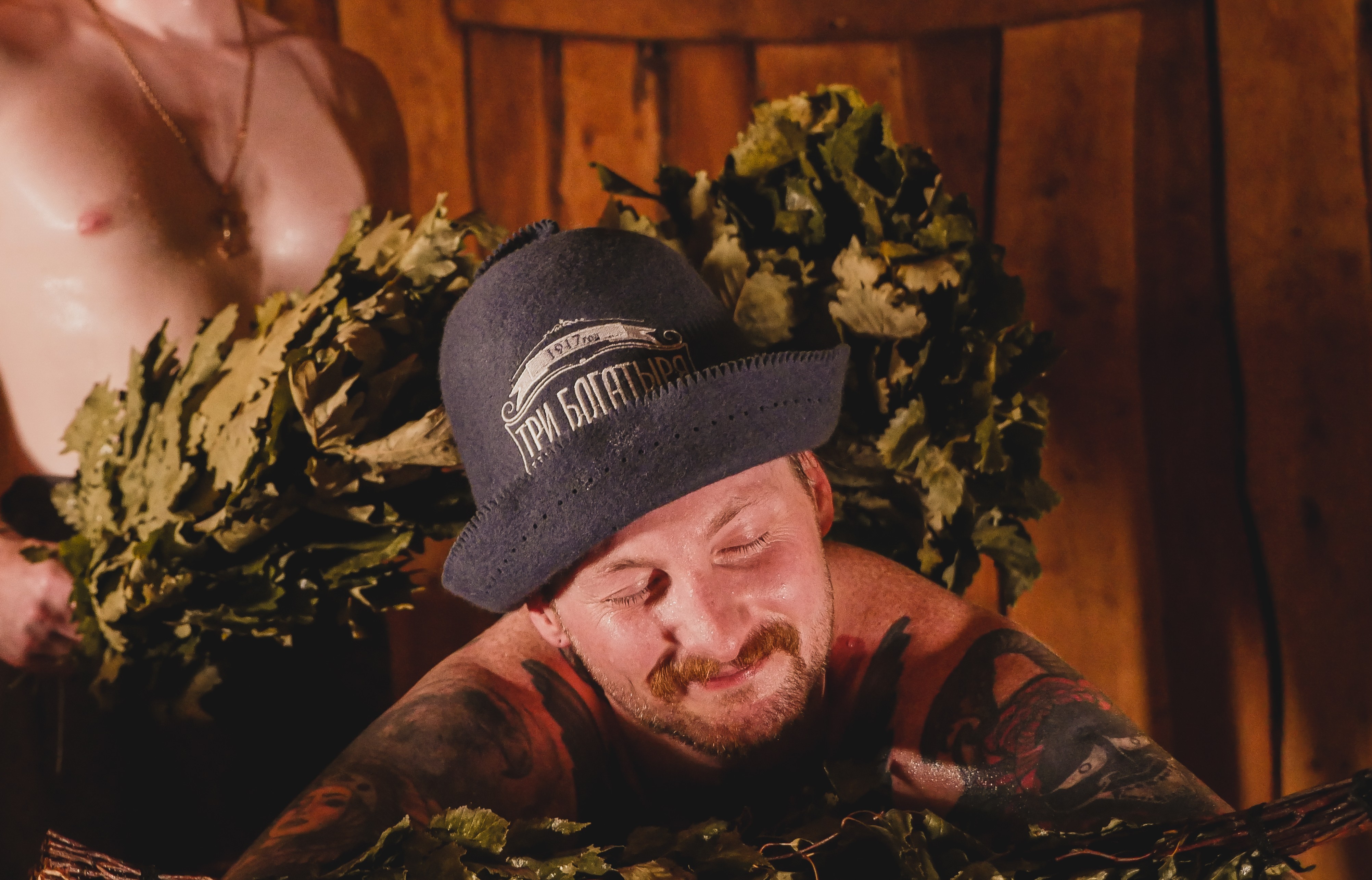 Под листьями здоровья: обзор характеристик веников для бани