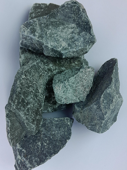 Камень для саун Габбро-диабаз колотый Карелия (коробка 20кг)