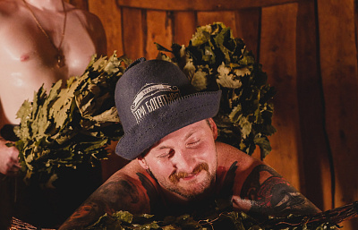 Под листьями здоровья: обзор характеристик веников для бани